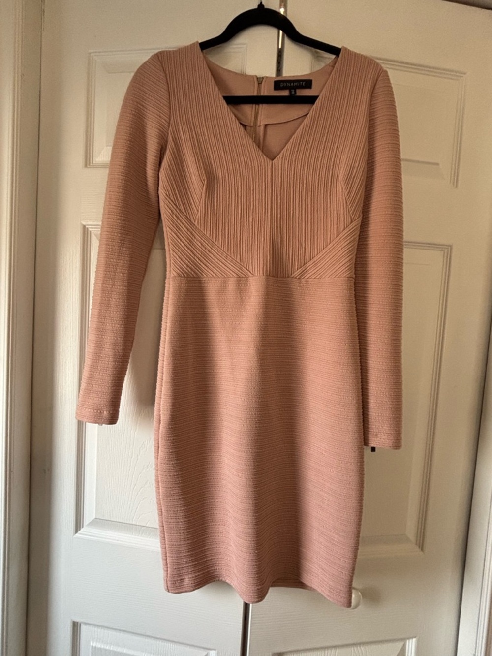 Dynamite Blush Pink Ribbed V‑Neck Long Sleeve Dress